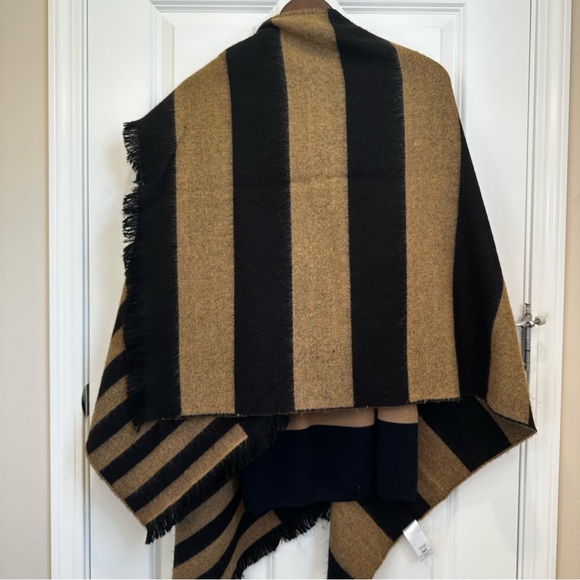 SOLD! On Ebay INTREND by MAX MARA Stripe Cape MADE IN ITALY. Size:OS Warm - Picture 14 of 14